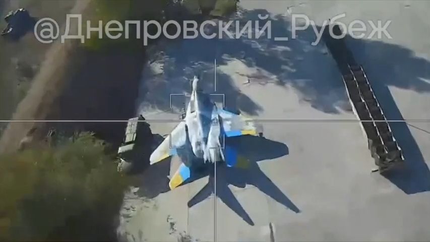Video: Ruský dron zasáhl stíhačku MiG-29 v ukrajinském týlu